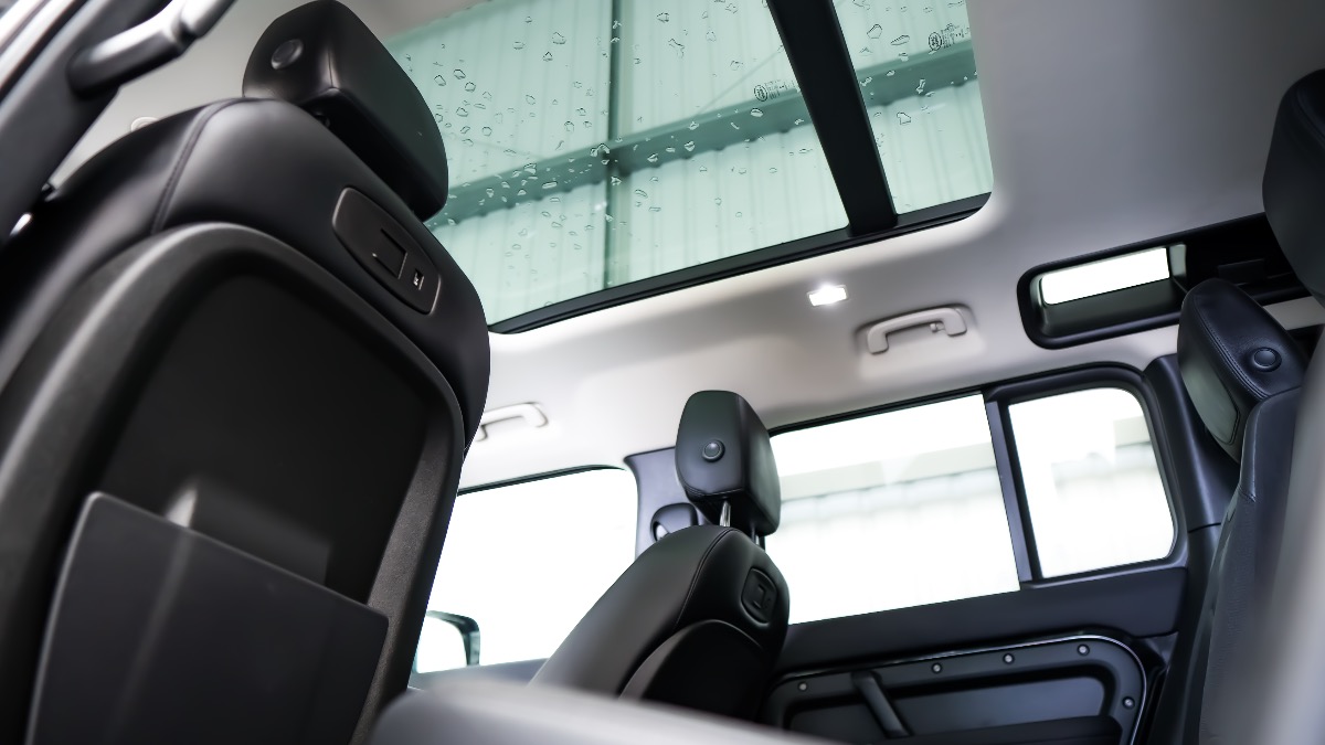 2022 Land Rover Defender Image 7